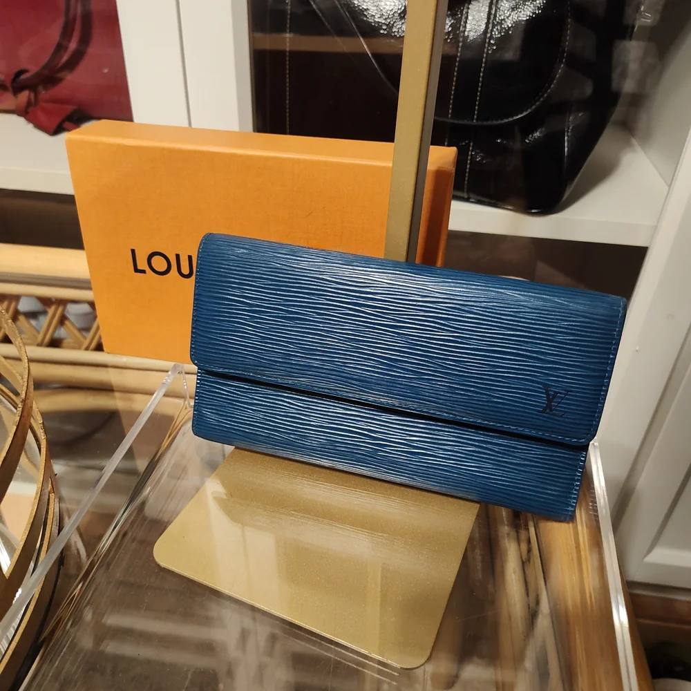 Louis Vuitton Epi Leather Blue Wallet - Picture 9 of 10
